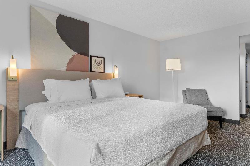 Spark By Hilton Greensboro image