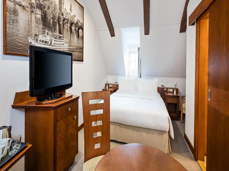 room detail thumbnail 0
