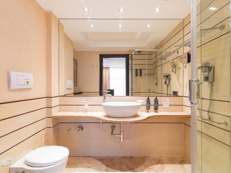 B&B HOTEL Napoli San Mauro image