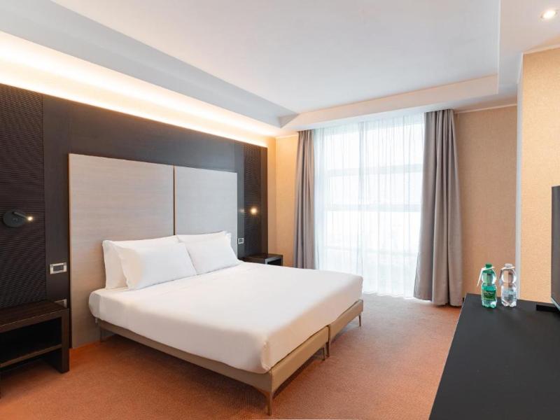 B&B HOTEL Napoli San Mauro image