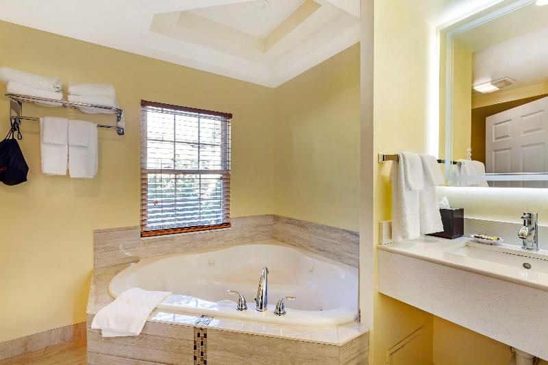Best Western Plus Cold Spring image
