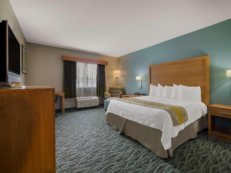 Bw Plus Executive Court Inn & Conference Center image