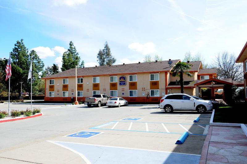 Best Western Antelope Inn & Suites image