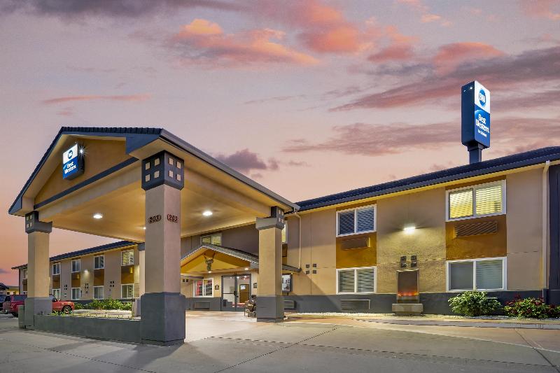 Best Western Antelope Inn & Suites image