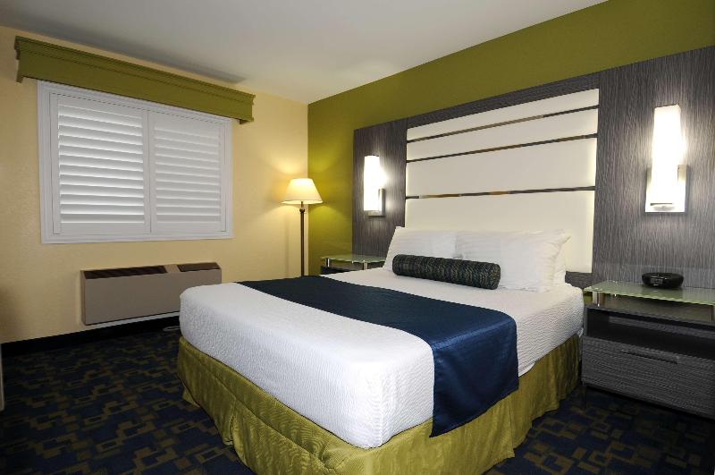 Best Western Antelope Inn & Suites image