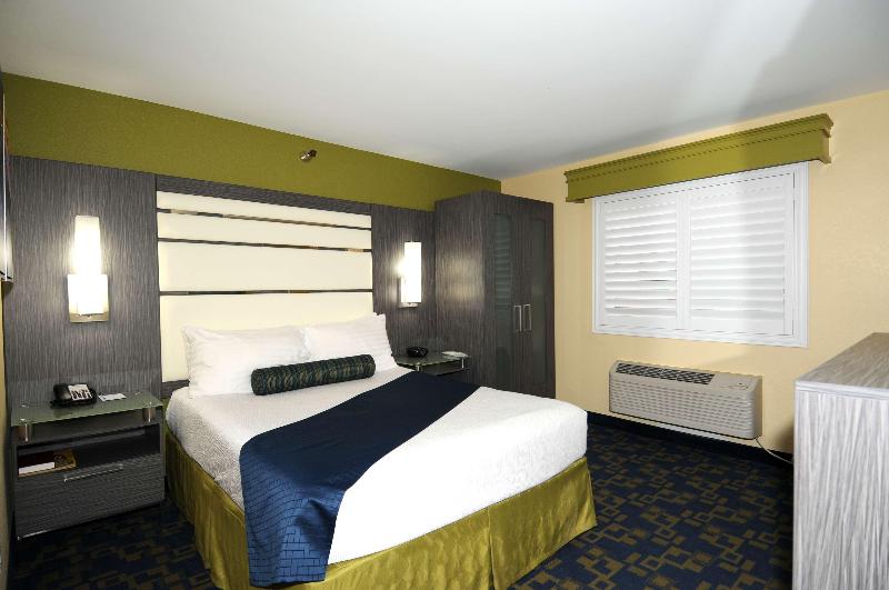 Best Western Antelope Inn & Suites image