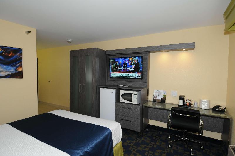 Best Western Antelope Inn & Suites image