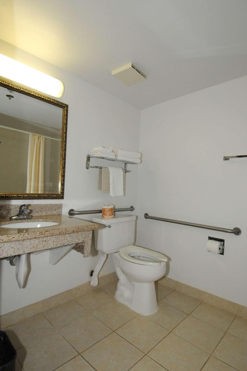 Best Western Antelope Inn & Suites image