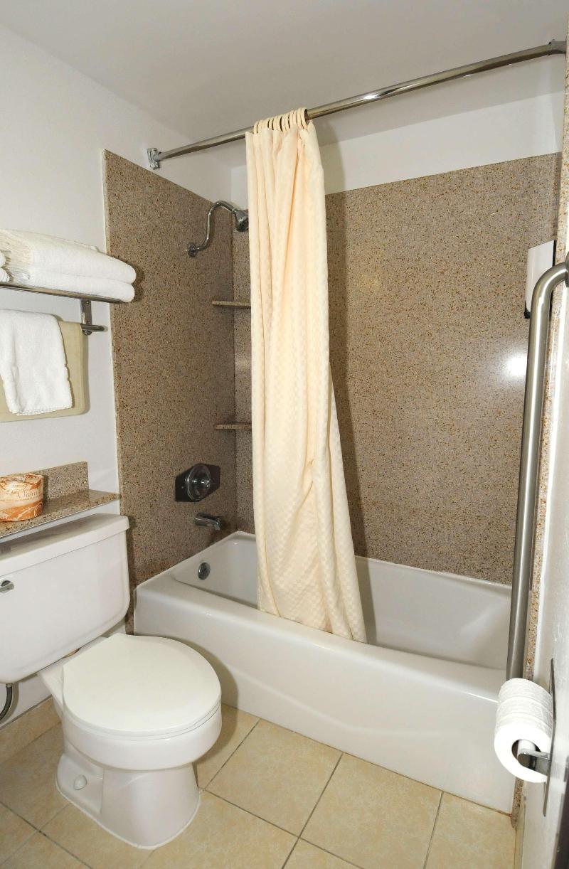 Best Western Antelope Inn & Suites image