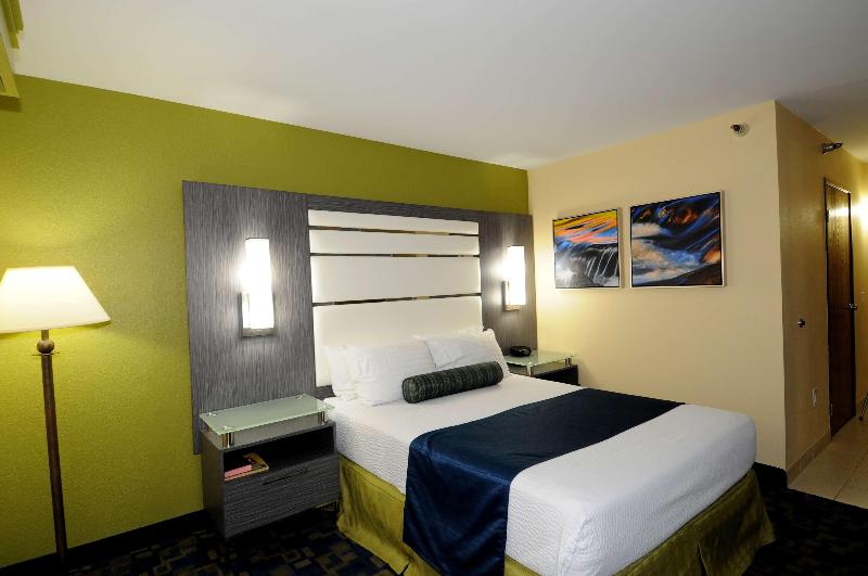 Best Western Antelope Inn & Suites image