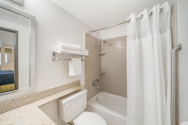 Best Western Antelope Inn & Suites image