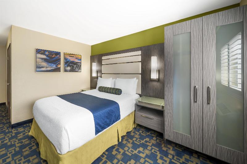 Best Western Antelope Inn & Suites image