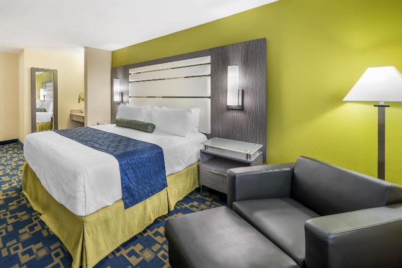 Best Western Antelope Inn & Suites image