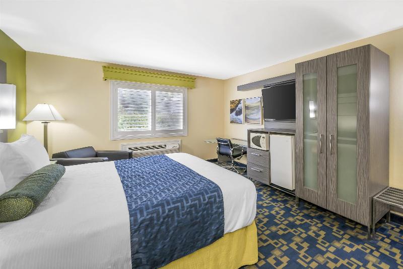 Best Western Antelope Inn & Suites image