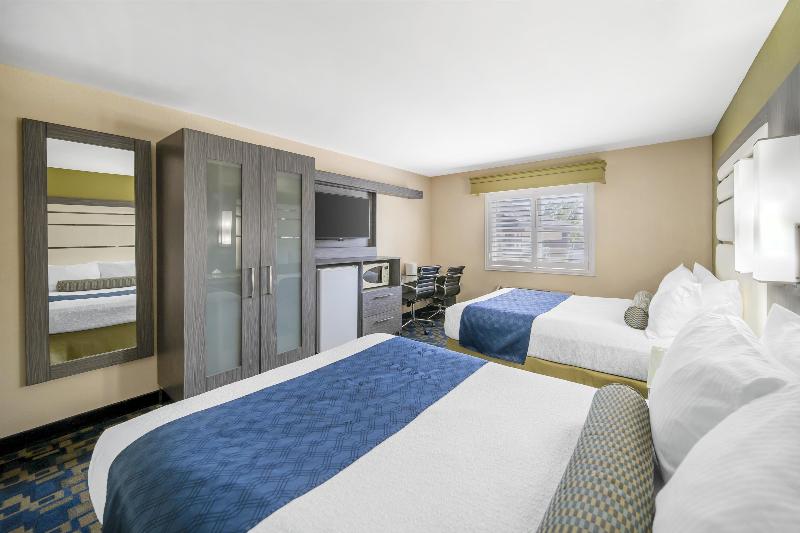 Best Western Antelope Inn & Suites image