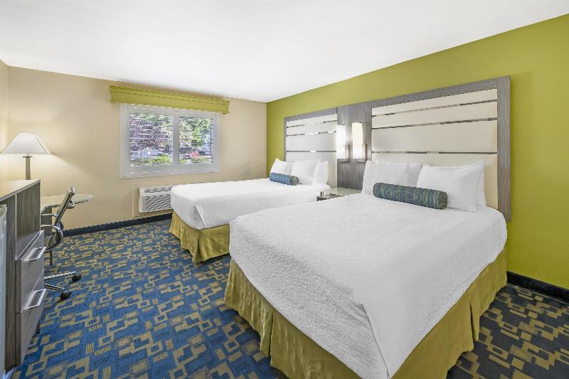 Best Western Antelope Inn & Suites image