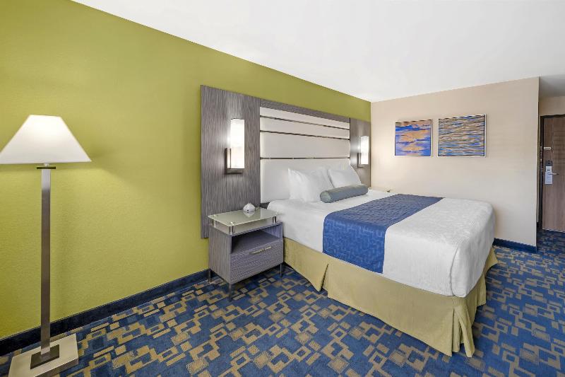 Best Western Antelope Inn & Suites image