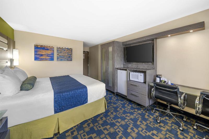 Best Western Antelope Inn & Suites image