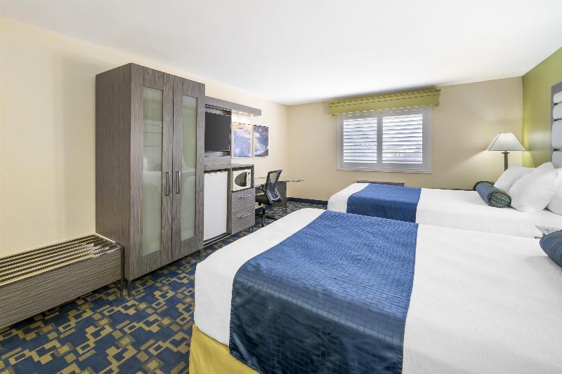 Best Western Antelope Inn & Suites image