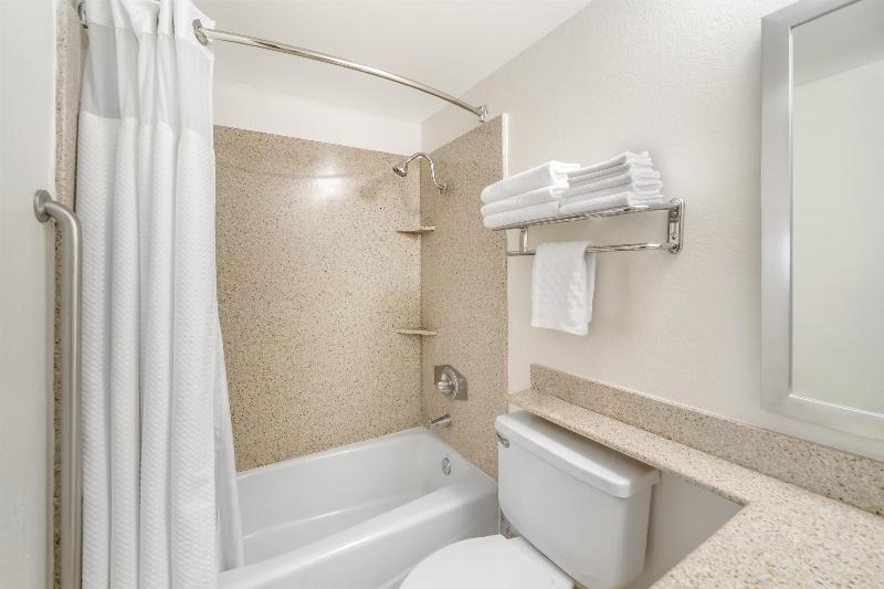 Best Western Antelope Inn & Suites image