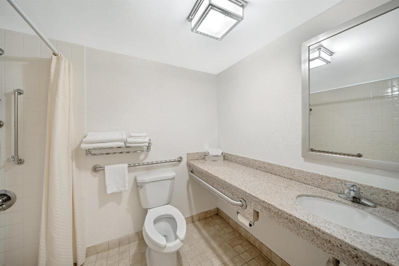 Best Western Antelope Inn & Suites image