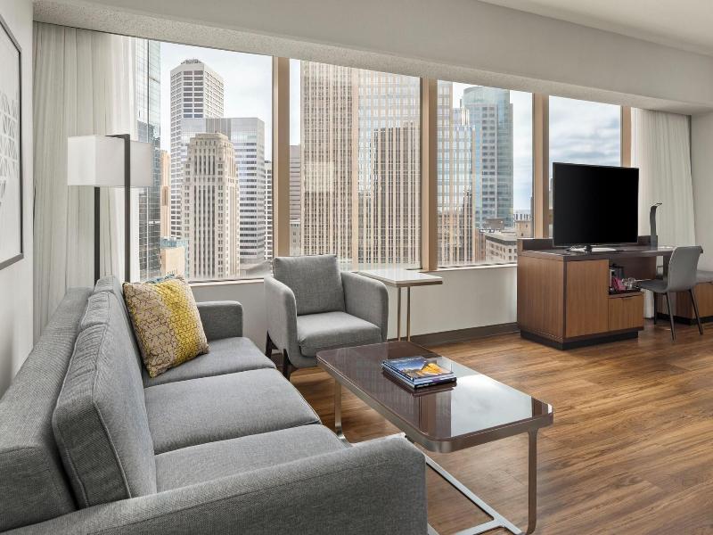 DOUBLE CITY VIEW KING BED — photo 10