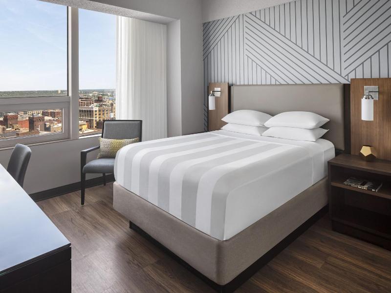 DOUBLE CITY VIEW KING BED — photo 7