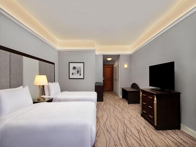 JW Marriott Hotel Surabaya image