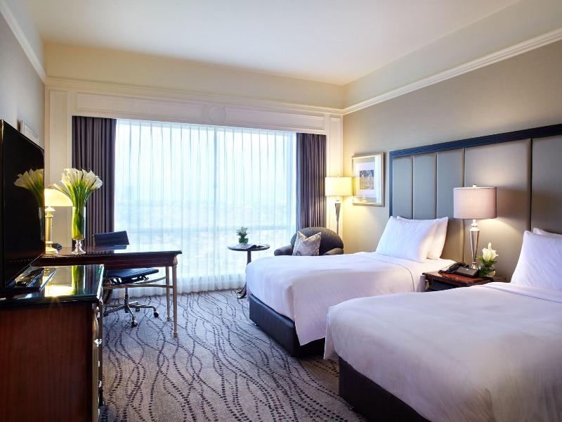 JW Marriott Hotel Surabaya image