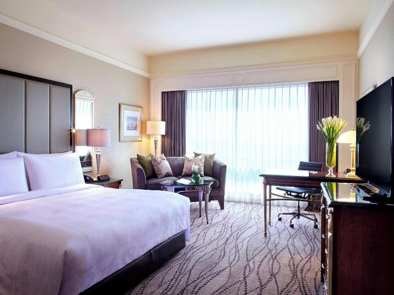 JW Marriott Hotel Surabaya image