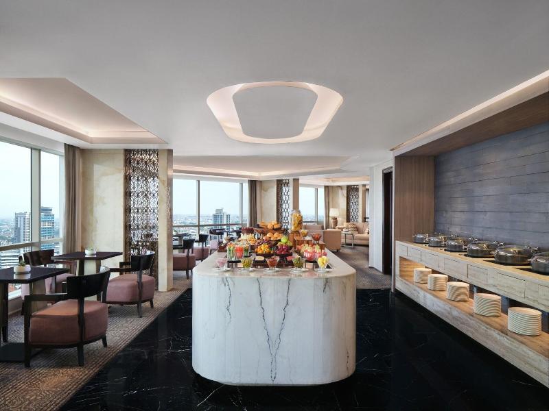 JW Marriott Hotel Surabaya image