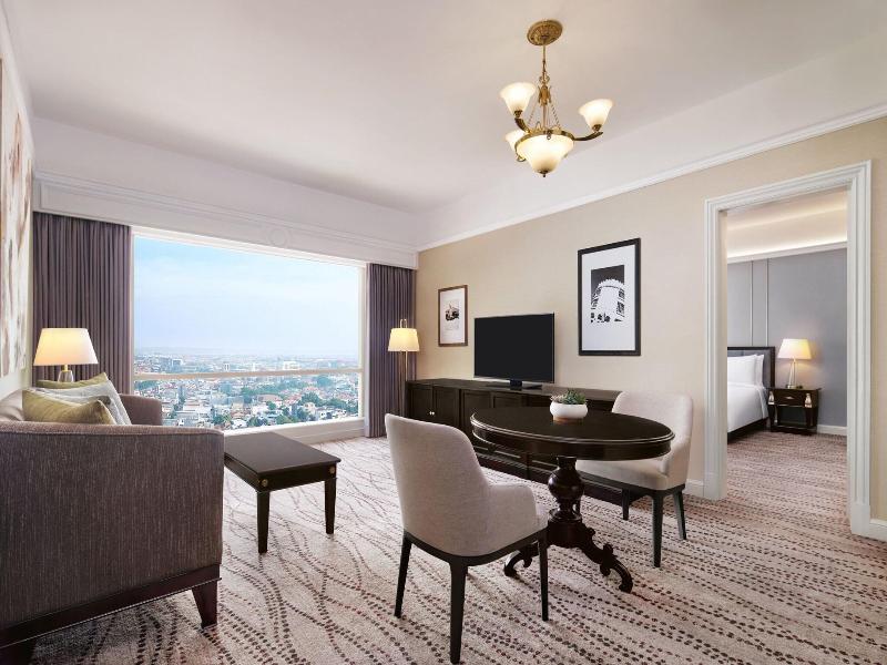 JW Marriott Hotel Surabaya image