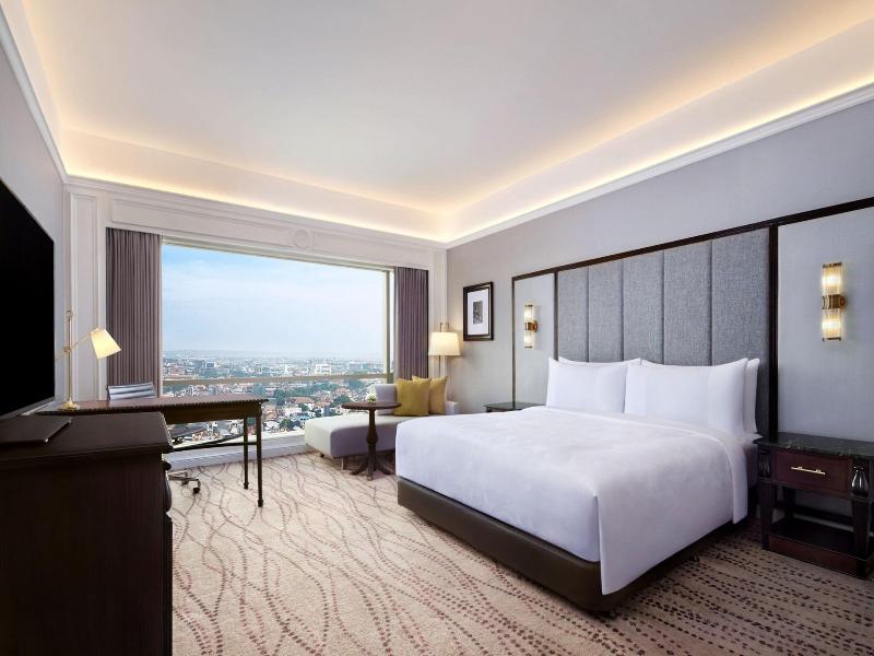 JW Marriott Hotel Surabaya image