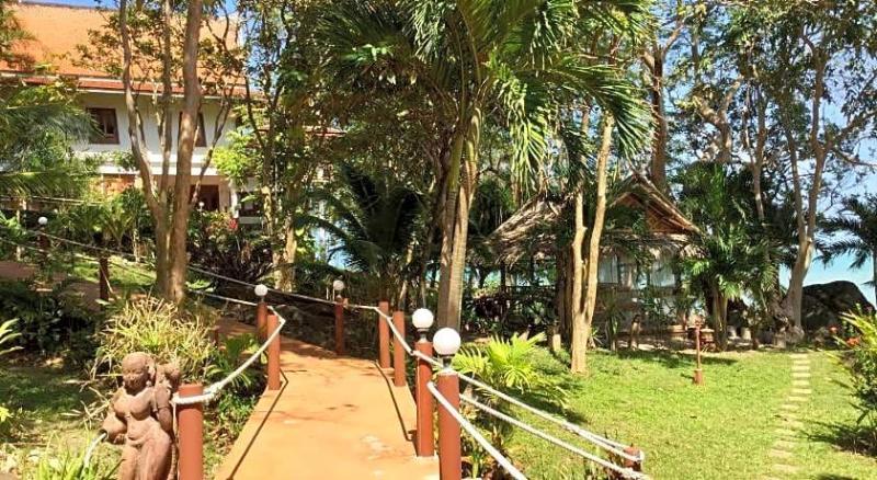 Khanom Hill Resort