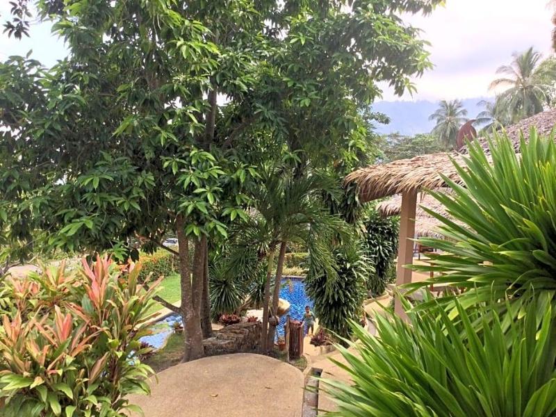 Khanom Hill Resort