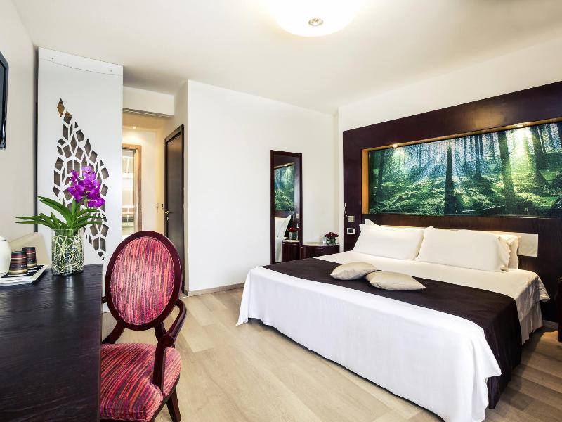 Mercure Olbia image