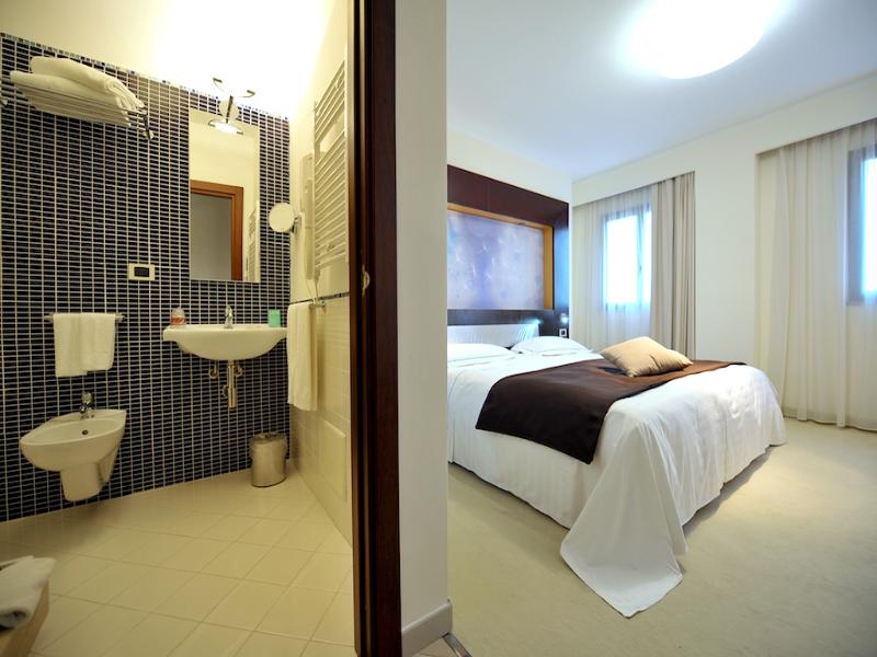 Mercure Olbia image