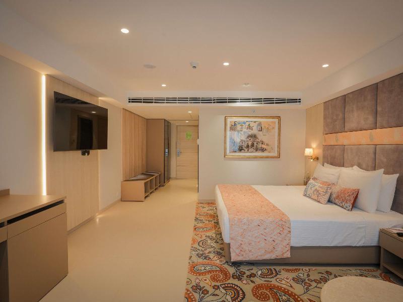 Grand Mercure Vadodara Surya Palace image