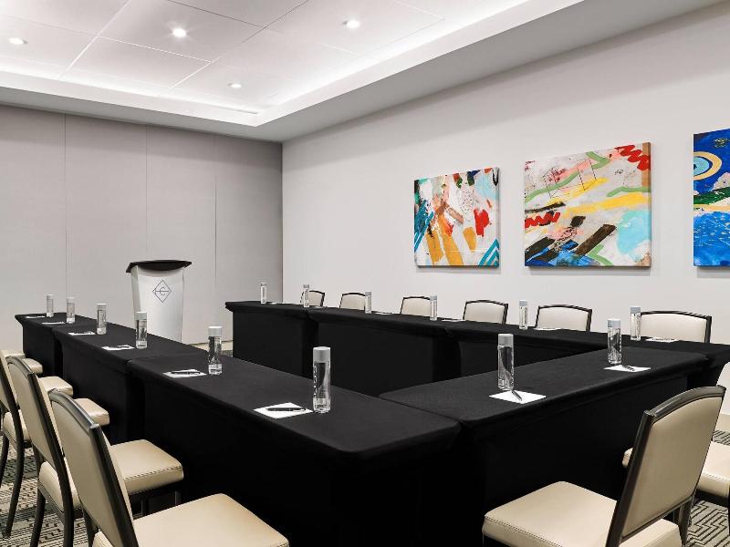Hotel Chicago Downtown, Autograph Collection image