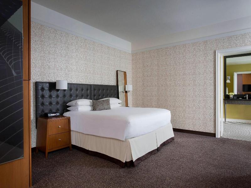 Hotel Chicago Downtown, Autograph Collection image