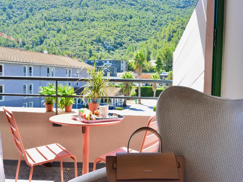 Sure Hotel by Best Western Gemenos en Provence image