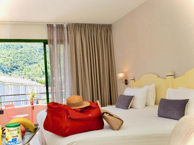 Sure Hotel by Best Western Gemenos en Provence image