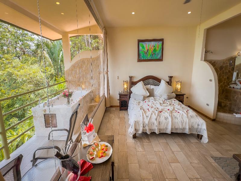 Issimo Suites Boutique Hotel and Spa image