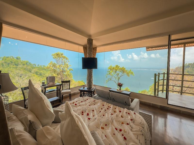 Issimo Suites Boutique Hotel and Spa image