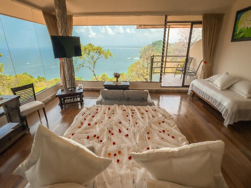 Issimo Suites Boutique Hotel and Spa image