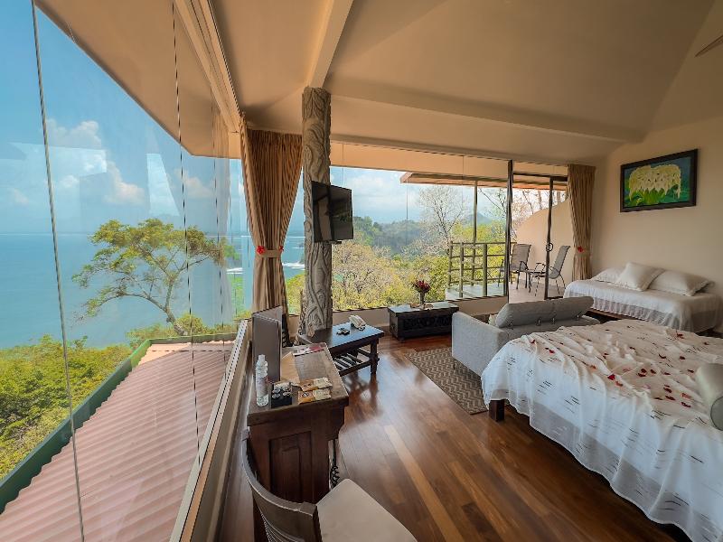 Issimo Suites Boutique Hotel and Spa image