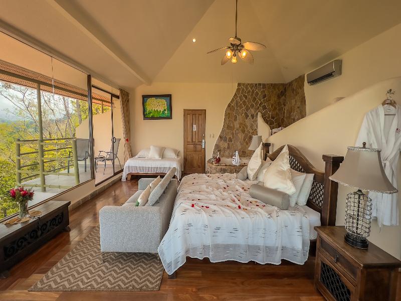 Issimo Suites Boutique Hotel and Spa image