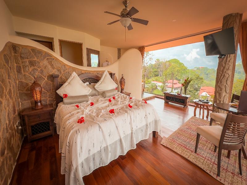 Issimo Suites Boutique Hotel and Spa image