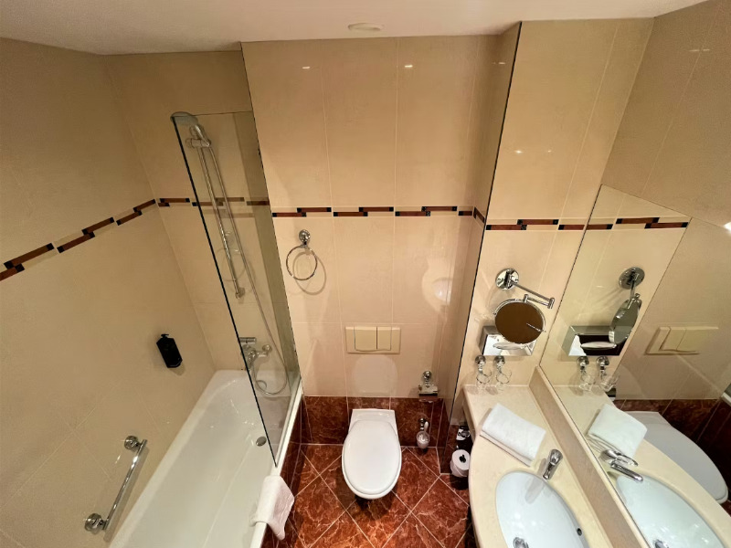 room detail thumbnail 1