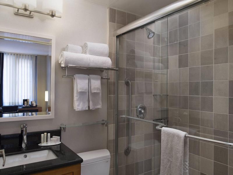 Fairfield Inn & Suites NY Manhattan/ Fifth Avenue image